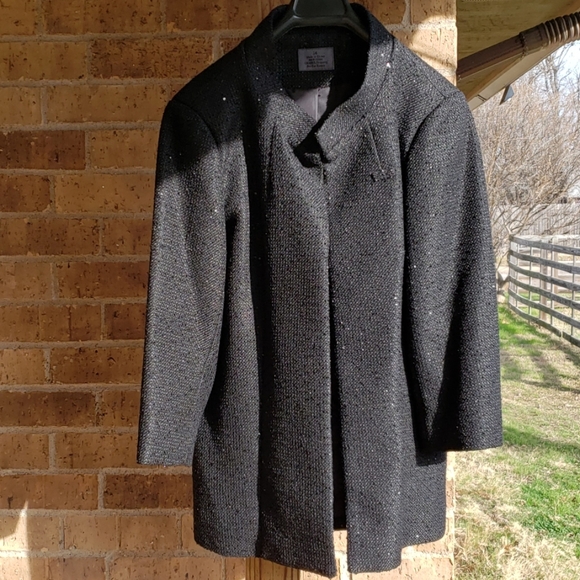 Chanel jacket - Picture 4 of 7